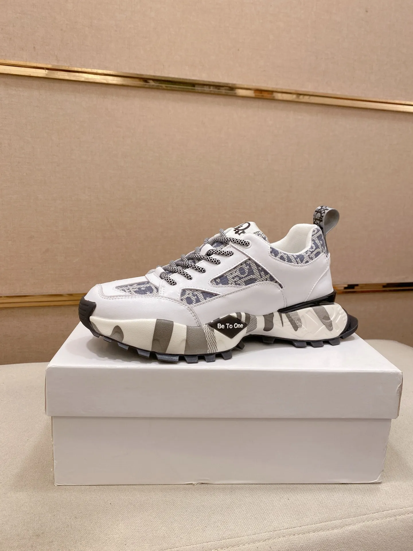 Men's shoes💰 462💰🇮🇹🇮🇹Dior d The new model is on sale at the same time at the counter. The upper 🇮🇹 is imported Italian first-layer cowhide, and the lining is fully imported sheepskin 💪💪. It is a complete 1⃣️ to 1⃣️ replica 🇮🇹💪💪, ⚠ Sole: The original sole is specially provided by the original factory. The exclusive movable molded sole is super comfortable. ⚠Original factory single goods, 🔍🔍high quality, you can enter and leave the counter at will, welcome to compare⚠. Code number:38-44